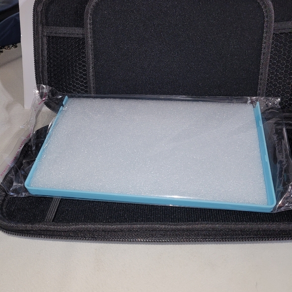 The PDP Slim Travel Deluxe Case is a travel case designed for the Nintendo Switc - Picture 7 of 10